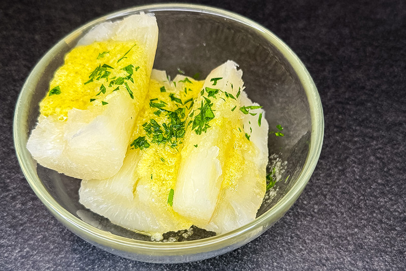 Boiled Yuca with Cuban Mojo Sauce